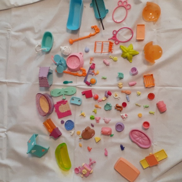 Mostly LPS littlest pet shop parts and pieces and misc others - Picture 1 of 6